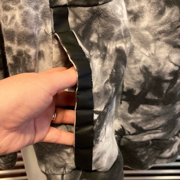 Zumba Strong Hoodie - Picture 4 of 10